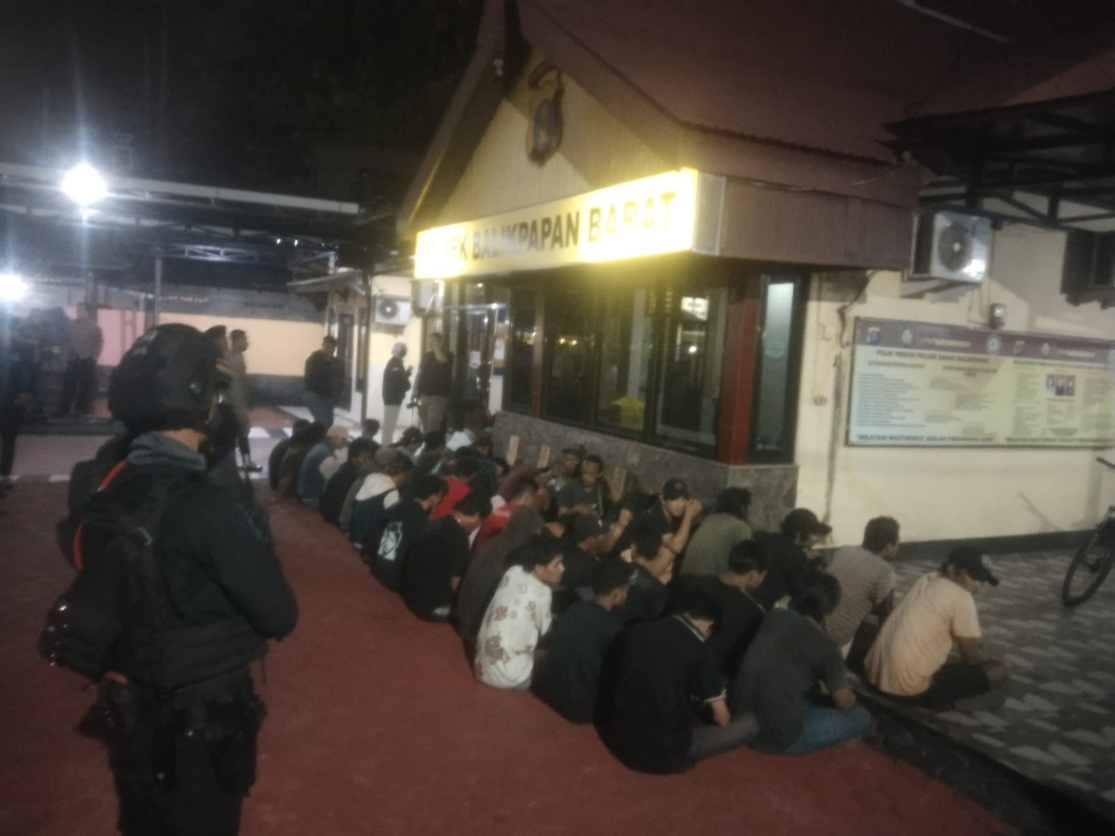 $rows[judul]